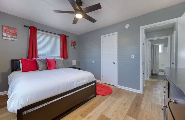 Charming 2-bedroom apartment with AC, WiFi in brilliant Columbus