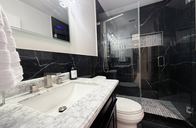 Charming 2-bedroom condo with brand new appliances