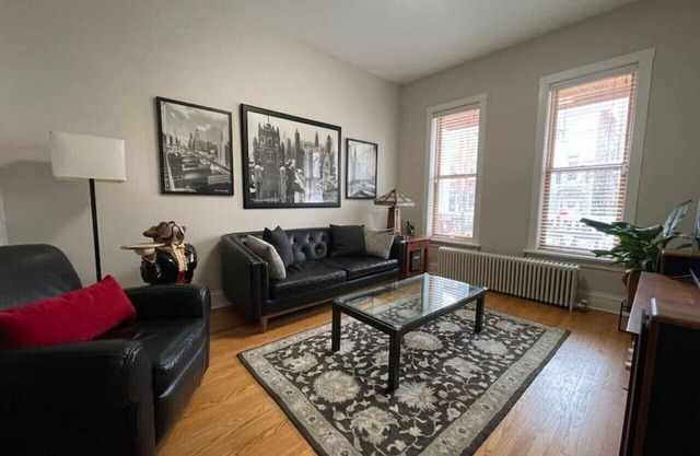Charming 2 Bedroom Flat, in heart of Lincoln Park