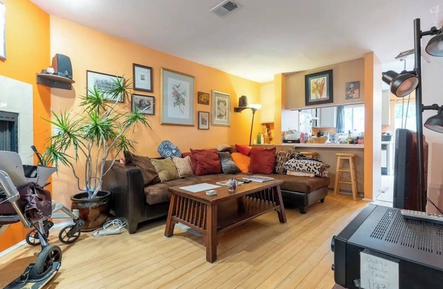 Charming 2-bedroom FURNISHED artsy townhome near Balboa Park and Beaches