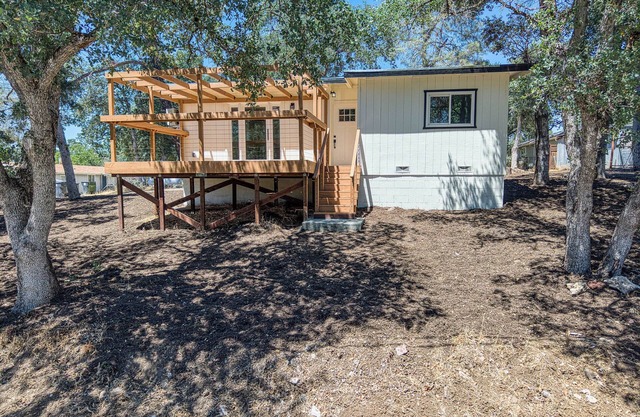 Charming 2-bedroom house in peaceful Clearlake with AC & lots of parking