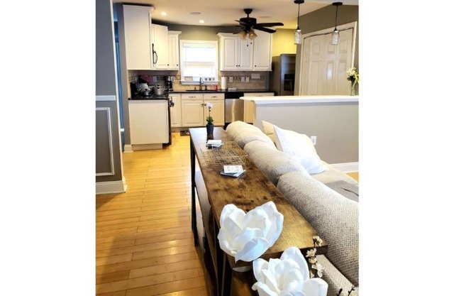 Charming 2-bedroom home w/ free parking on premise