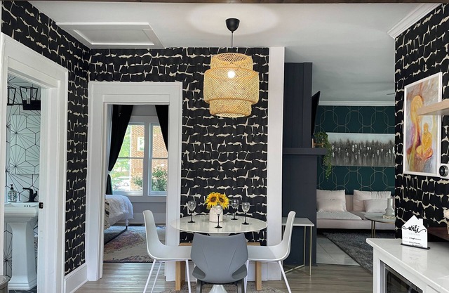 Charming 2-bedroom house in nice Atlanta with AC, WiFi