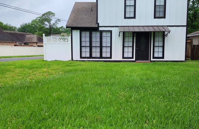 Charming 2-bedroom house in wonderful Baton Rouge with AC, WiFi