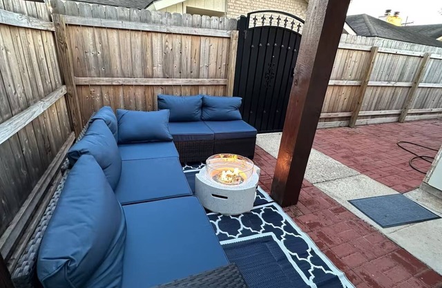 Charming 2-bedroom condo with WiFi, AC in welcoming Baton Rouge