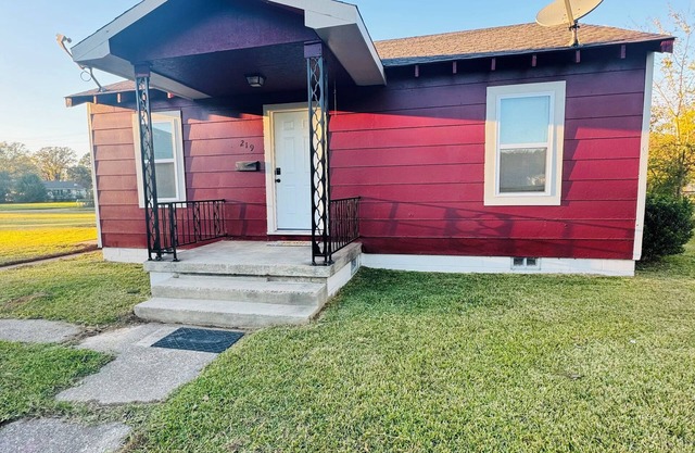 Charming 2-bedroom house in East Camden with AC, WiFi