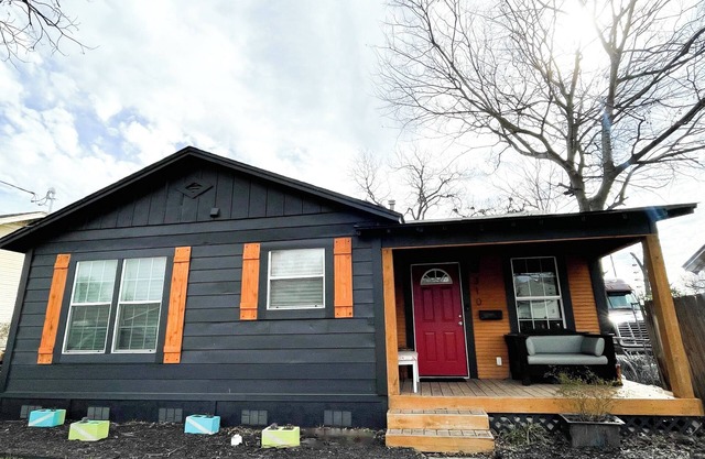 Charming 2-bedroom house south of downtown San Antonio