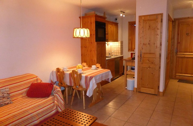 Apartamento de 2 habitaciones con cabina para 6 personas en zona tranquila