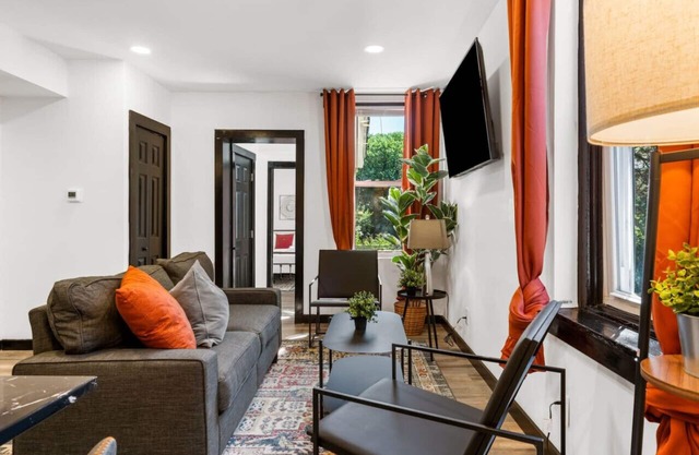 Charming 2BR home in Philadelphia, great location, and plenty of parking!
