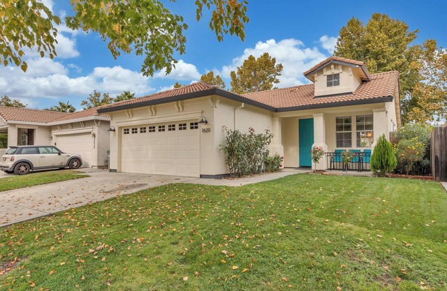 Charming 3-bedroom house 20 minute walk to the river.