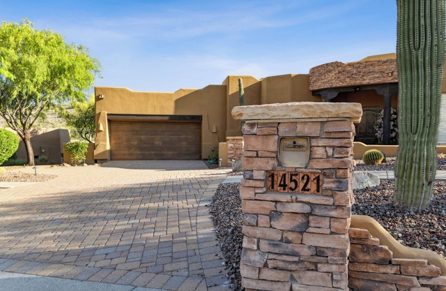 Charming 3-bedroom house in welcoming Fountain Hills with salt water patio pool