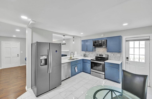 Charming 3-bedroom bungalow with WiFi in Bham, 12 mins from UAB.