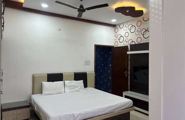 Charming 3-bedroom bungalow with AC and WiFi in Indore