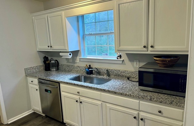 Charming 3-bedroom house in Metro Atlanta