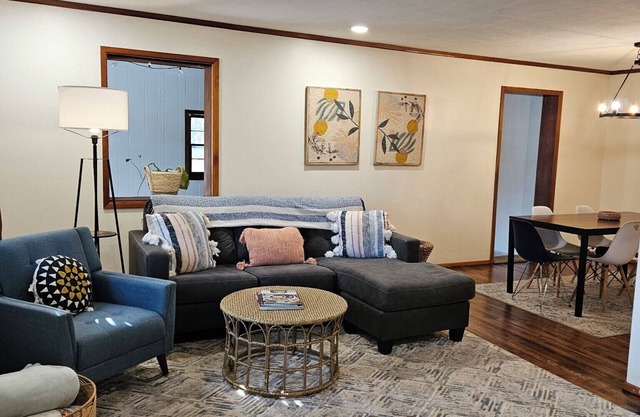 Charming 3-bedroom house with all the amenities located in the heart of Jackson