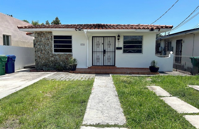 Charming 3-bedroom house in Miami with AC, WiFi
