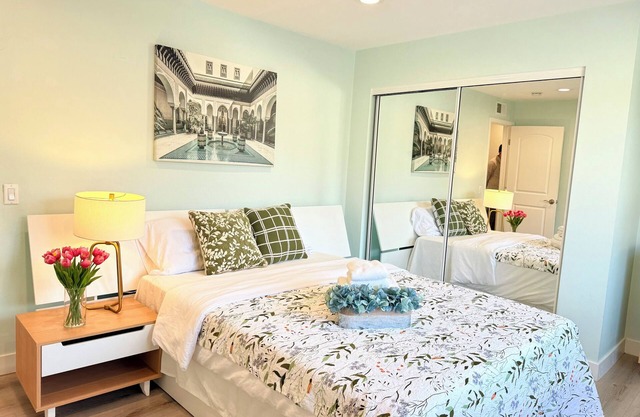 Charming 3-bedroom townhome with WiFi and AC in welcoming Monrovia