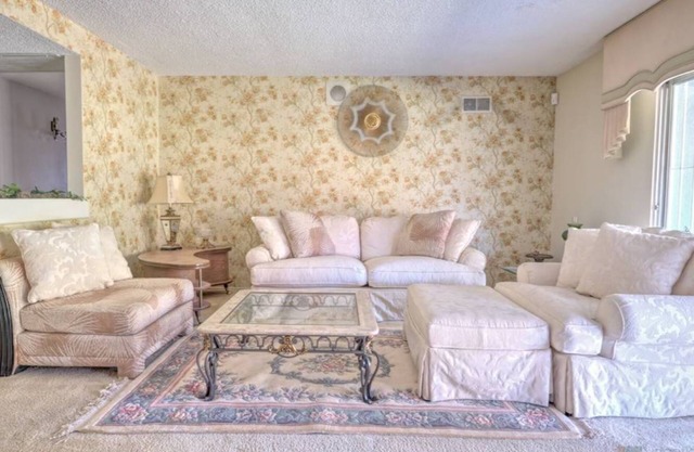 Charming 3-bedroom house with WiFi and AC in fabulous Los Angeles