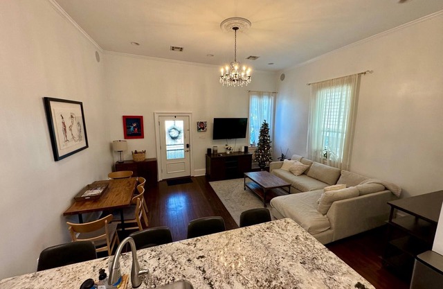 Charming 3-bedroom house in welcoming Midcity!