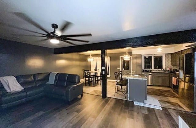 Charming 3-bedroom house in fabulous Auburn with AC, WiFi