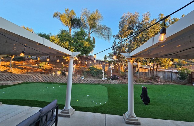 Charming 4-bedroom house with hot tub, fireplace, and games in lovely Escondido