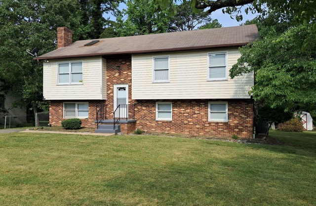 Charming 3-bedroom house with WiFi, AC in peaceful Lusby