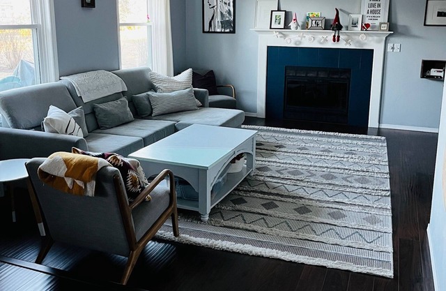 Charming 4-bedroom in lovely Green Bay! 12 minutes from the NFL Draft!