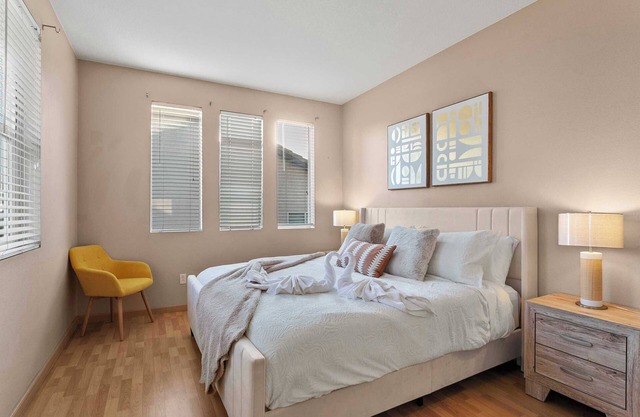 Charming 5B3B｜Spacious Backyard｜3-Car Garage｜Flex-Lease｜Fully Furnished #42084