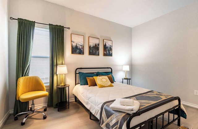 Charming 5BR Retreat Near Trails & Shops