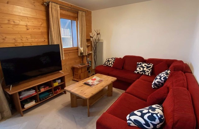Apartamento para 6 personas con piscina, balcón y garaje cubierto en Crest-Voland