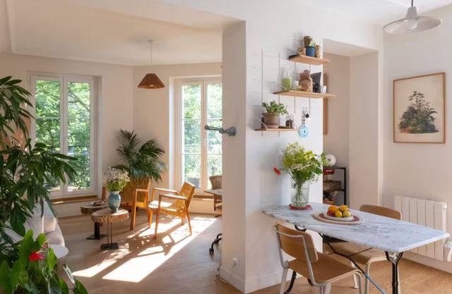 Charming and bright apartment with long balcony