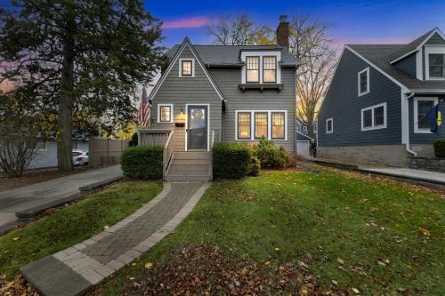 Charming Ann Arbor Retreat Near DT & Attractions home