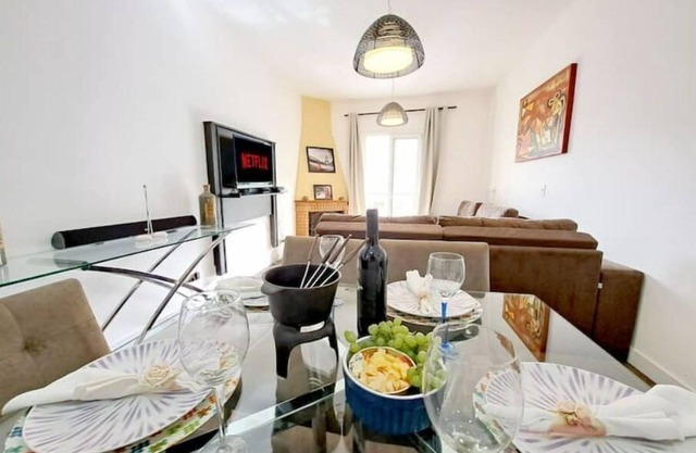 Charming Apartment with Fireplace/Wifi