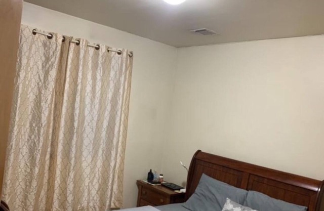 Charming apartment in delightful Newark with WiFi and AC