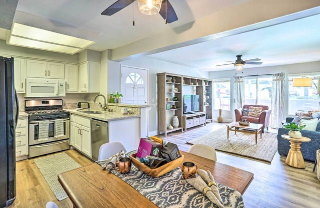 Charming Beachside Home Walking Distance to Doheny