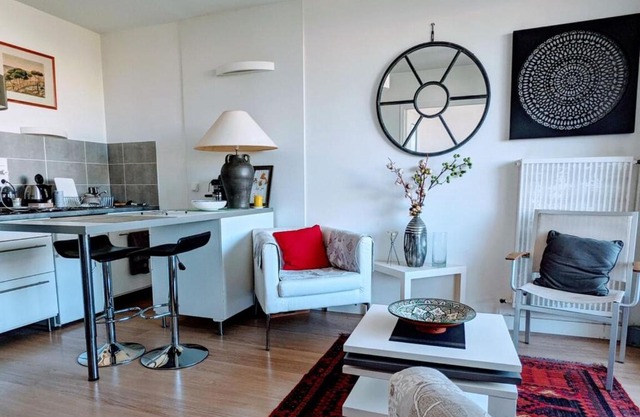 Charming bright T2 balcony parking telework