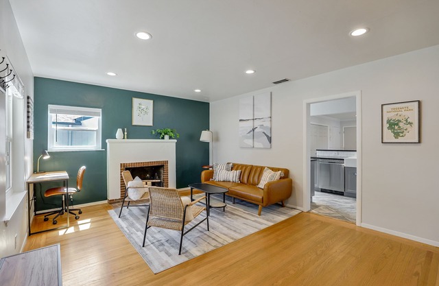 Charming Bungalow in Quiet Tahoe Park Neighborhood