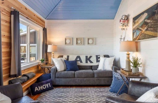Charming Cabin at Breezy Point Resort! Prime Location! Golf,Lake,Relax,Hike,Swim