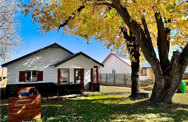 Front Street Retreat