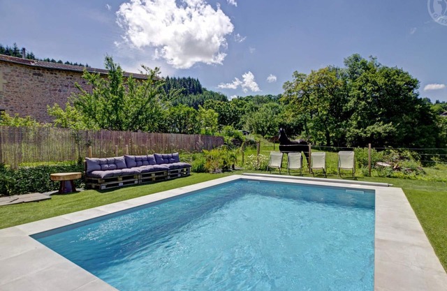 Casa Rural con Piscina, Admite Caballos, Confort Moderna