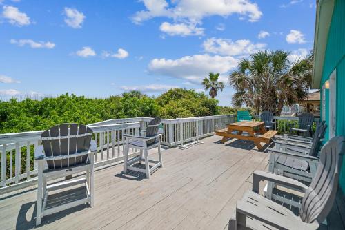 Charming Coastal Retreat Steps From Beach home