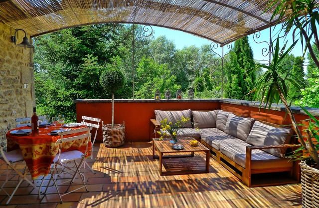 Encantadora casa de campo en una granja provenzal del siglo XVIII, Laurier
