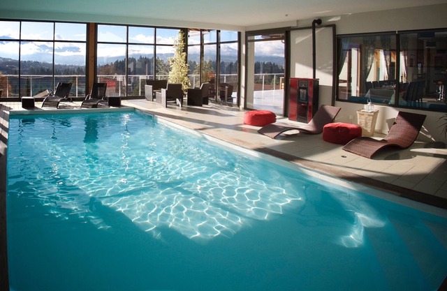 encantadora casa de campo con piscina cubierta
