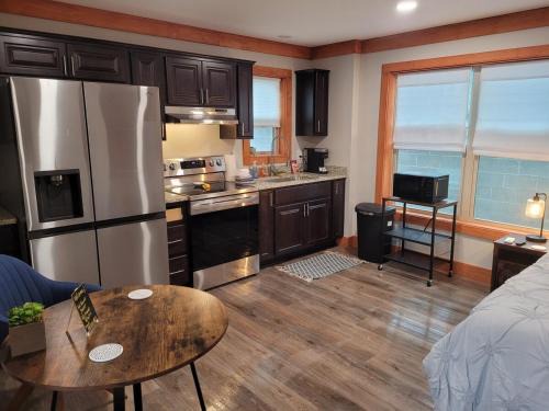 Charming Downtown Bryson City SkyLoft Studio 4 - Perfect for Couples