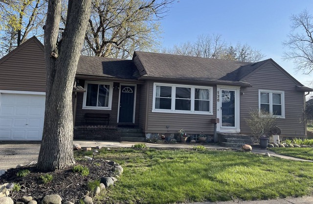 Charming Entire Ranch in Rochester Downtown