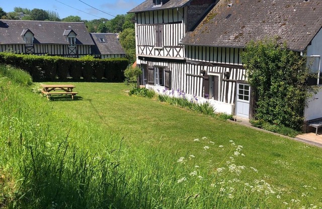 Charming family home sleeps 12 in Saint Valery en Caux