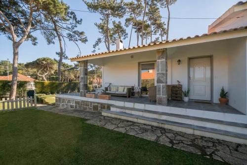 Charming Family Villa in Colares