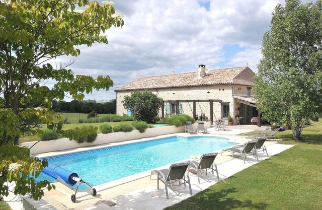 INVIERNO DEJAR DISPONIBLE 1 de noviembre-Farmhouse 5 habitaciones con baño 1200 € pcm inc.