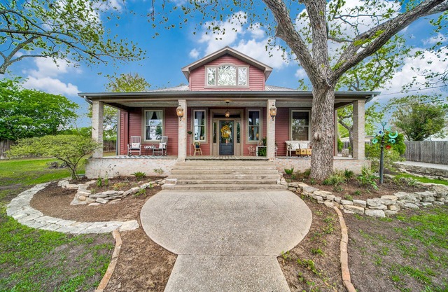 Charming, Historic Home / sleeps 7
