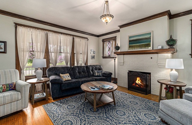 Charming Historic Home Close to Downtown and Beach